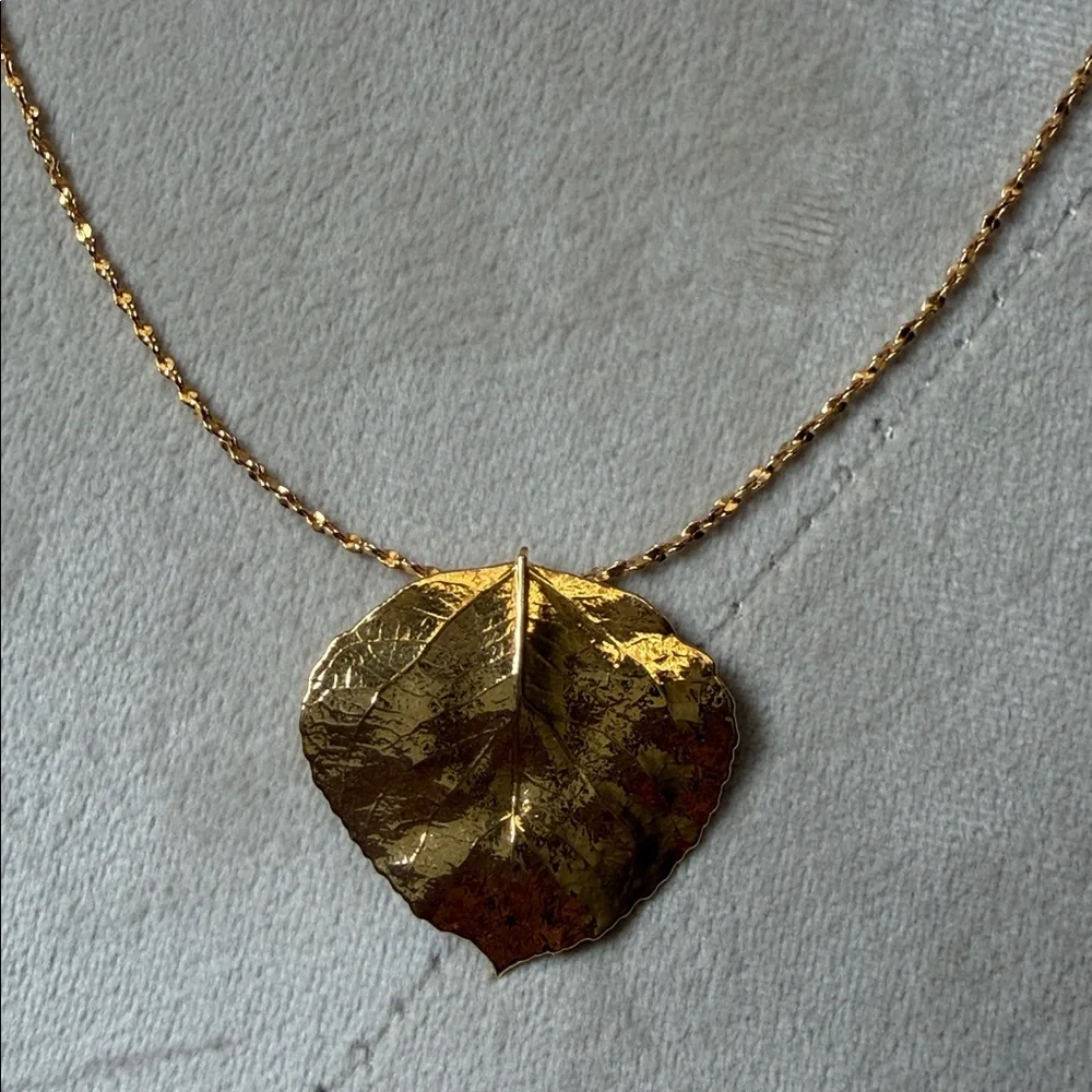 Gold Leaf Pendant Necklace